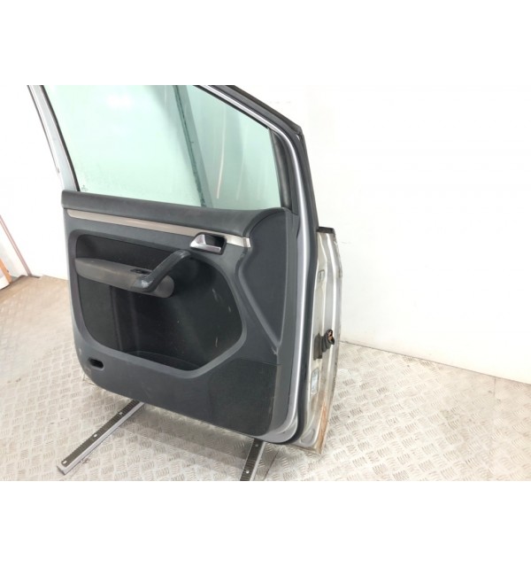 Дверь передняя левая бу для Volkswagen Touran  1.9 TDi,  2007 г.