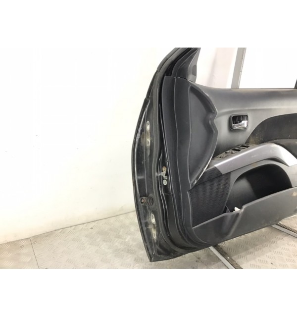 Дверь передняя правая бу для Mitsubishi Outlander  2.0 DiD,  2007 г.