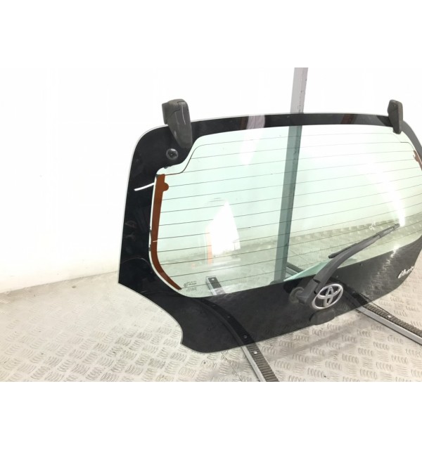 Стекло заднее бу для Toyota Aygo  1.0 i,  2006 г.