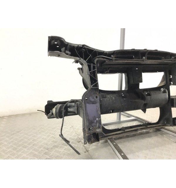 Панель передняя (телевизор) бу для BMW 3 E90/E91/E92/E93 2.0 TD,  2005 г.
