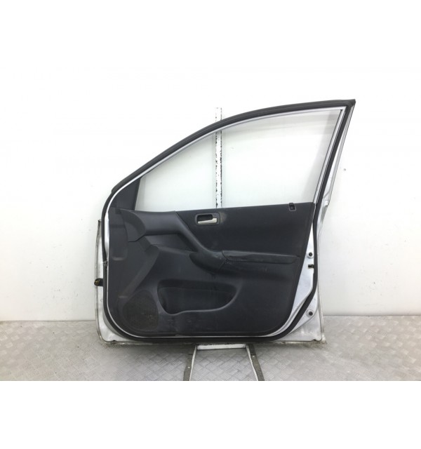 Дверь передняя правая бу для Honda Civic 7 1.4 i,  2002 г.