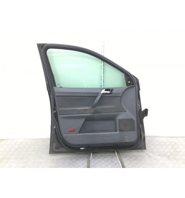 Дверь передняя левая бу для Volkswagen Polo 4 1.2 i,  2004 г.