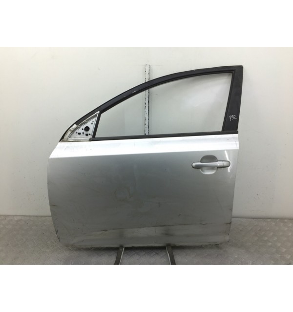 Дверь передняя левая бу для Kia Ceed  1.6 CRDi,  2010 г.