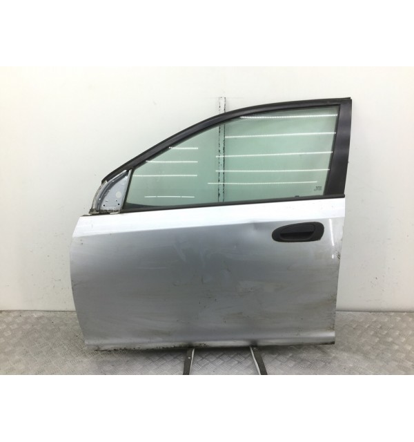 Дверь передняя левая бу для Honda Civic 7 1.4 i,  2002 г.