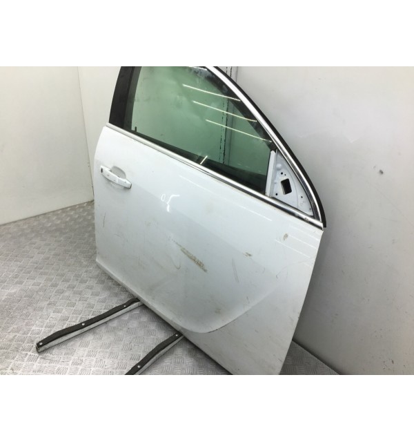 Дверь передняя правая бу для Opel Insignia  2.0 CDTi,  2014 г.