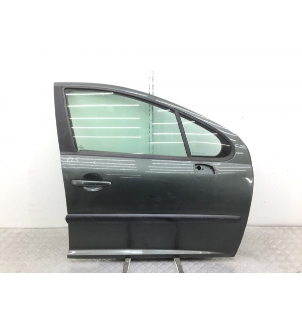 Дверь передняя правая бу для Peugeot 207  1.4 i,  2007 г.