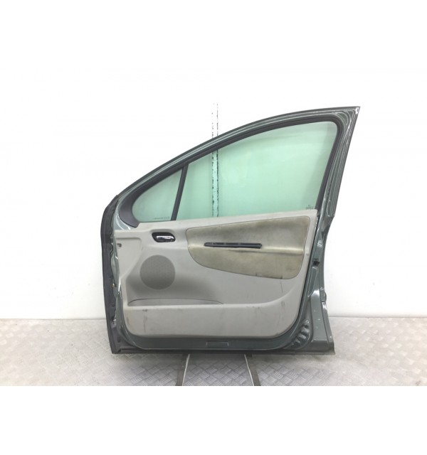 Дверь передняя правая бу для Peugeot 207  1.4 i,  2007 г.