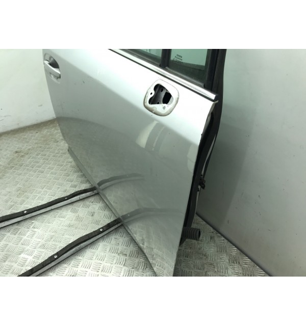 Дверь передняя правая бу для Toyota Avensis 3 2.0 D-4D,  2008 г.