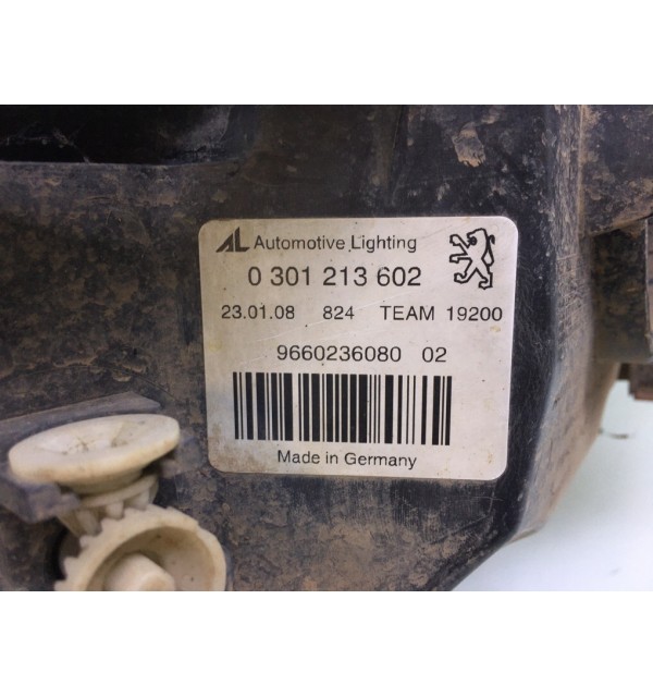 Фара правая бу для Peugeot 407  2.0 HDi,  2008 г.