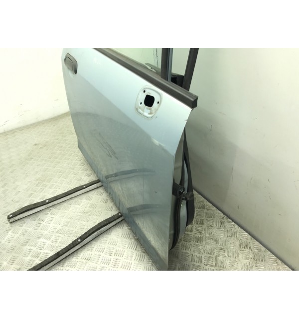 Дверь передняя правая бу для Honda Jazz  1.2 i,  2006 г.