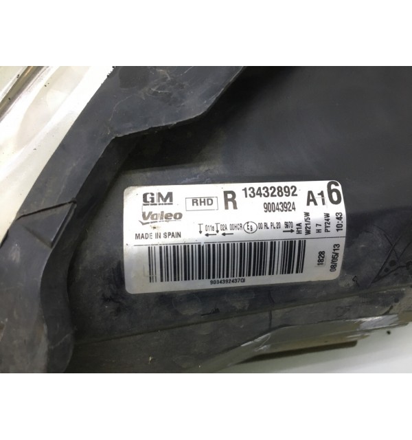Фара правая бу для Opel Corsa D 1.0 i,  2013 г.