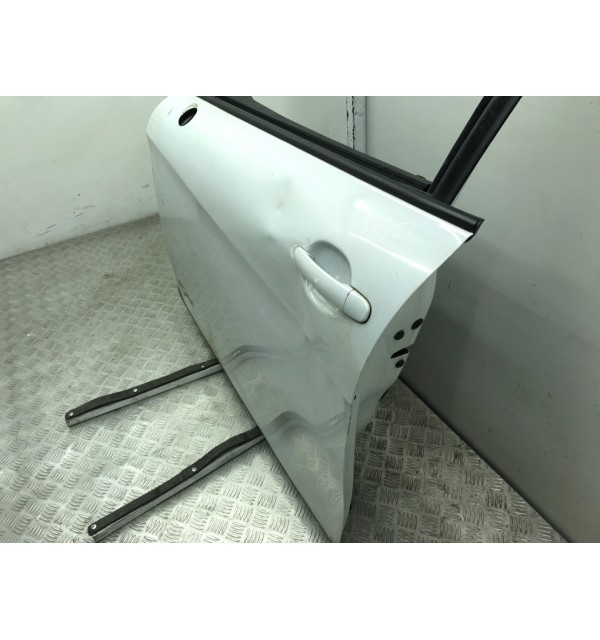 Дверь передняя левая бу для Seat Leon  1.6 TDi,  2012 г.