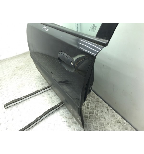 Дверь передняя левая бу для Kia Rio 2 1.5 CRDi,  2008 г.