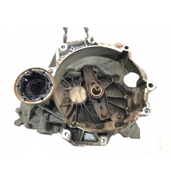 КПП механическая (МКПП) бу для Volkswagen Golf 5 1.6 i,  2006 г.