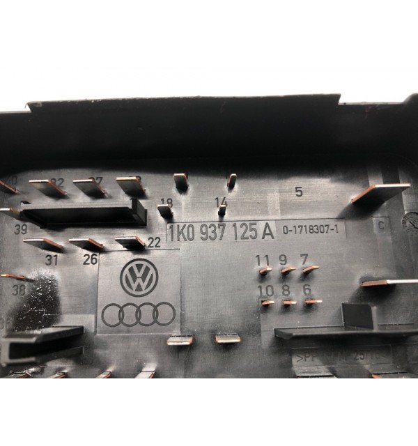Блок предохранителей бу для Audi A3 8P 2.0 TDi,  2007 г.