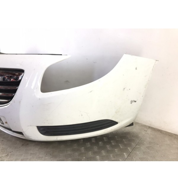 Бампер передний бу для Opel Insignia  1.8 i,  2011 г.