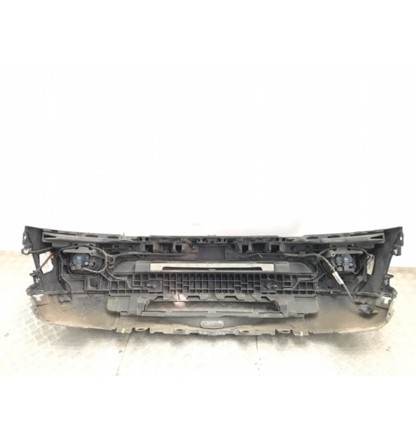 Бампер передний бу для Land Rover Discovery 4 2.7 TD,  2008 г.