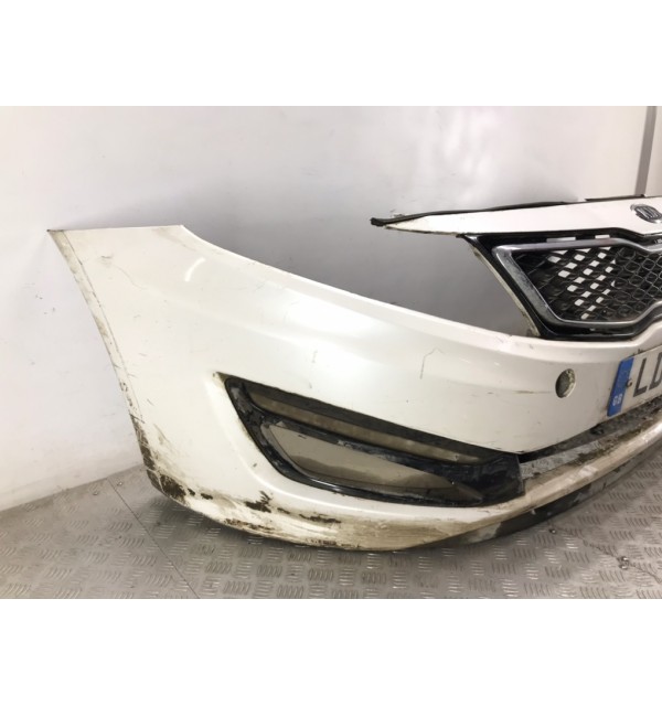 Бампер передний бу для Kia Optima  1.7 CRDi,  2012 г.