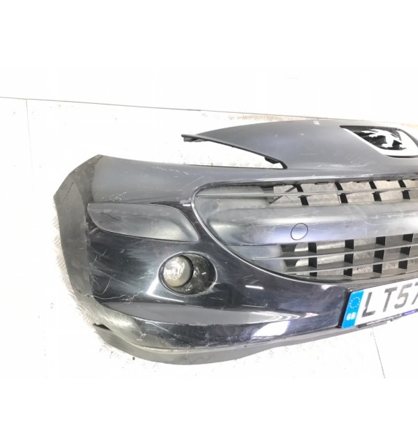 Бампер передний бу для Peugeot 207  1.6 i,  2007 г.
