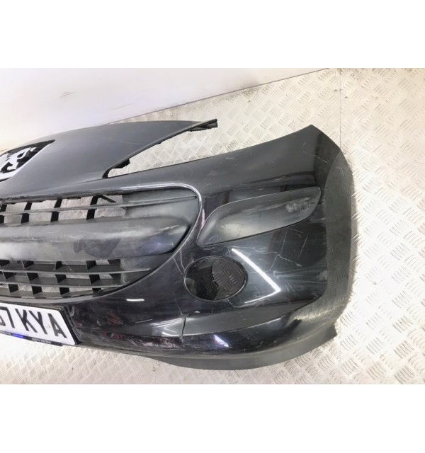Бампер передний бу для Peugeot 207  1.6 i,  2007 г.