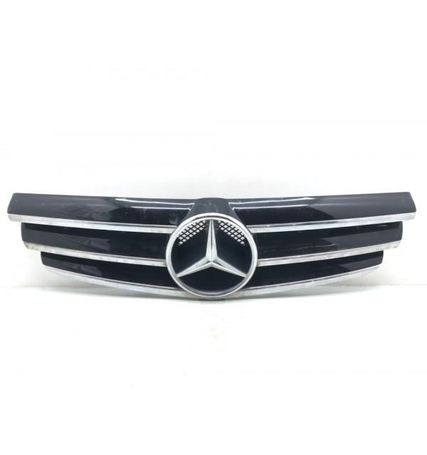 Решетка радиатора бу для Mercedes CLK W209 2.2 CDi,  2009 г.