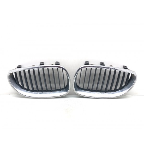 Решетка радиатора бу для BMW 5 E60/E61 2.0 TD,  2006 г.