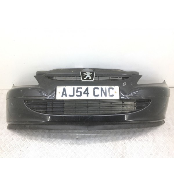 Бампер передний бу для Peugeot 307  2.0 i,  2004 г.