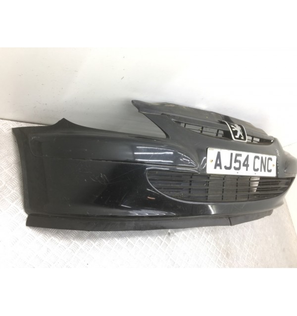 Бампер передний бу для Peugeot 307  2.0 i,  2004 г.