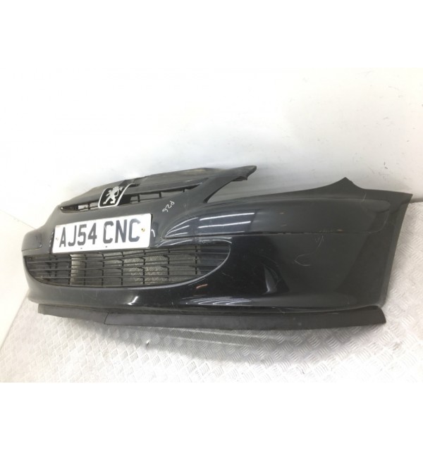 Бампер передний бу для Peugeot 307  2.0 i,  2004 г.