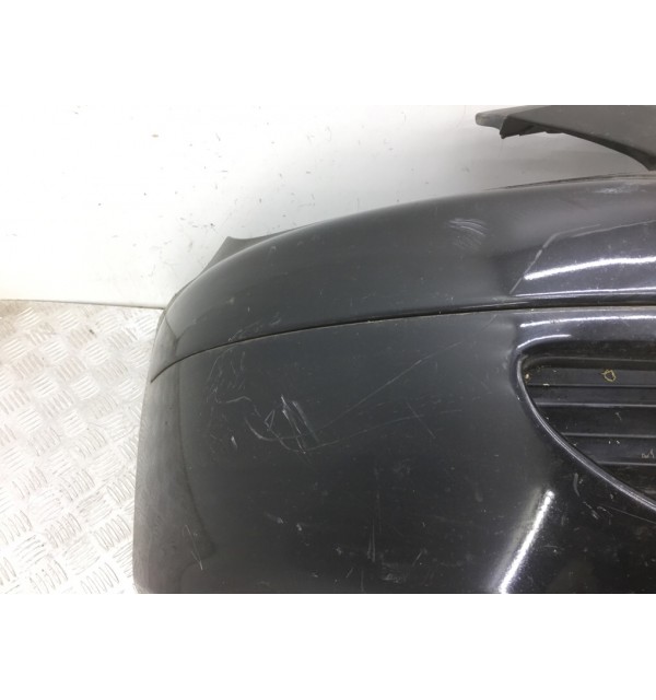 Бампер передний бу для Peugeot 307  2.0 i,  2004 г.