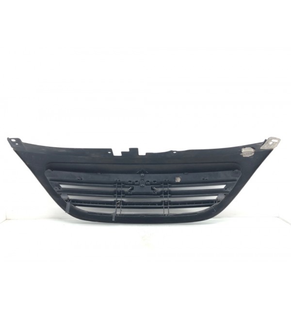 Решетка радиатора бу для Citroen C3  1.4 HDi,  2005 г.