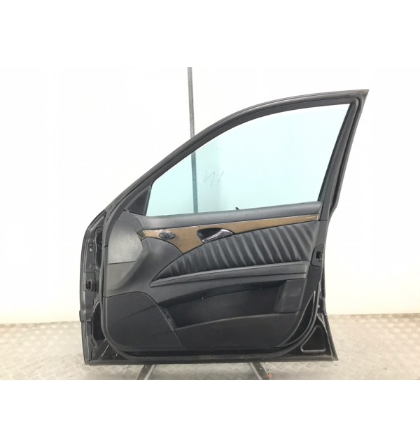 Дверь передняя правая бу для Mercedes E W211 2.2 CDi,  2009 г.