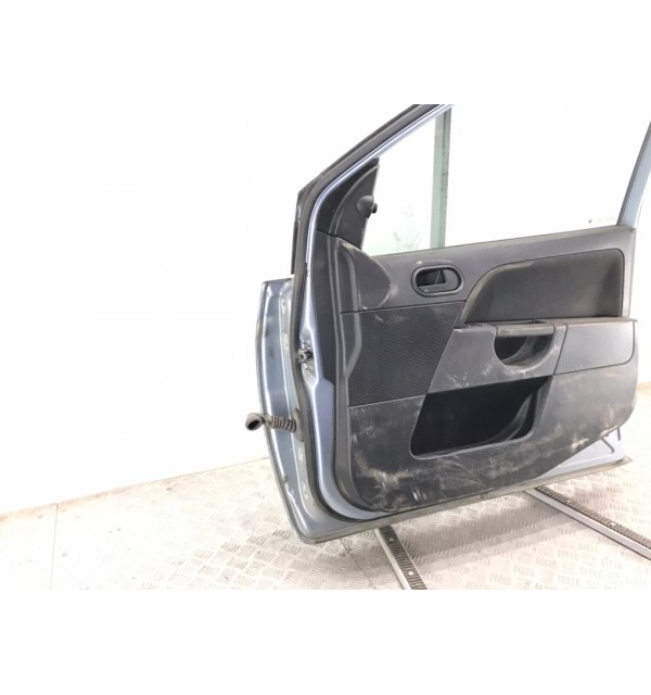 Дверь передняя правая бу для Ford Fiesta 5 1.4 i,  2006 г.