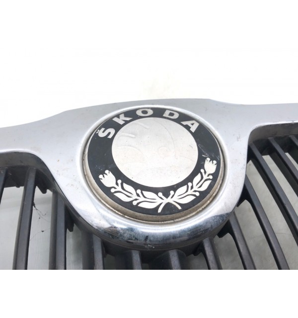Решетка радиатора бу для Skoda Octavia A5 1.6 i,  2007 г.