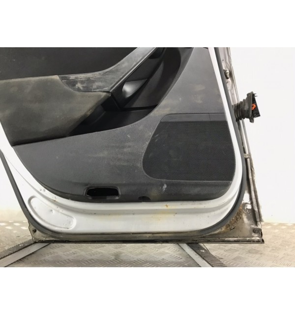 Дверь задняя левая бу для Volkswagen Passat B6 1.9 TDi,  2007 г.