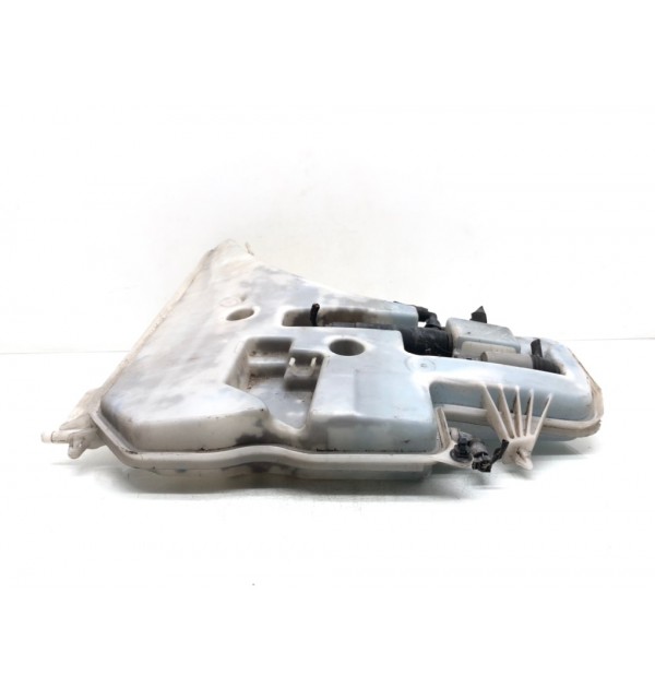 Бачок омывателя бу для BMW 3 E90/E91/E92/E93 2.0 TD,  2010 г.