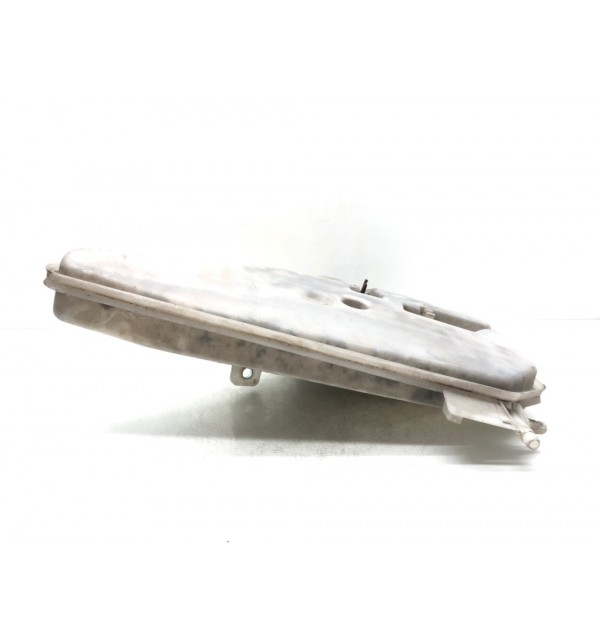 Бачок омывателя бу для BMW 3 E90/E91/E92/E93 2.0 TD,  2010 г.