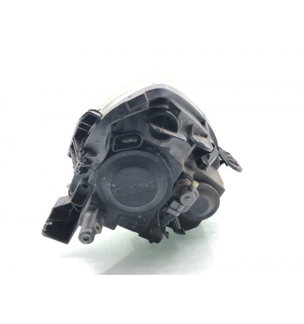 Фара левая бу для Nissan Qashqai  1.6 i,  2007 г.