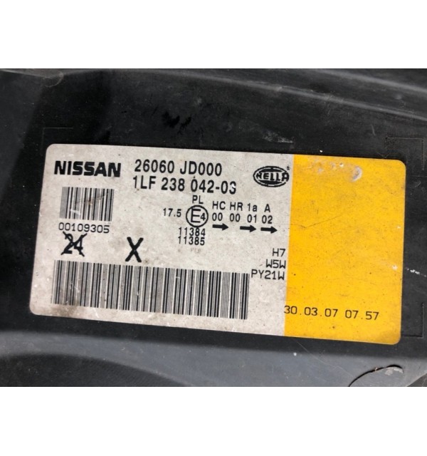 Фара левая бу для Nissan Qashqai  1.6 i,  2007 г.