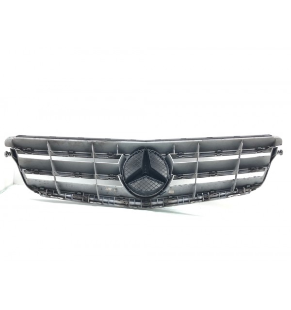 Решетка радиатора бу для Mercedes C W204 1.8 i,  2008 г.