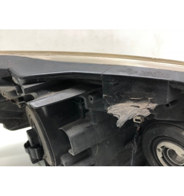 Фара левая бу для Toyota Prius  1.8 i,  2011 г.