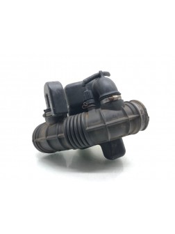 Патрубок воздушного фильтра бу для Honda HR-V 1.6 i, 2002 г.