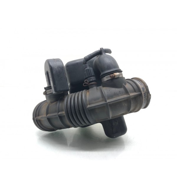Патрубок воздушного фильтра бу для Honda HR-V  1.6 i,  2002 г.