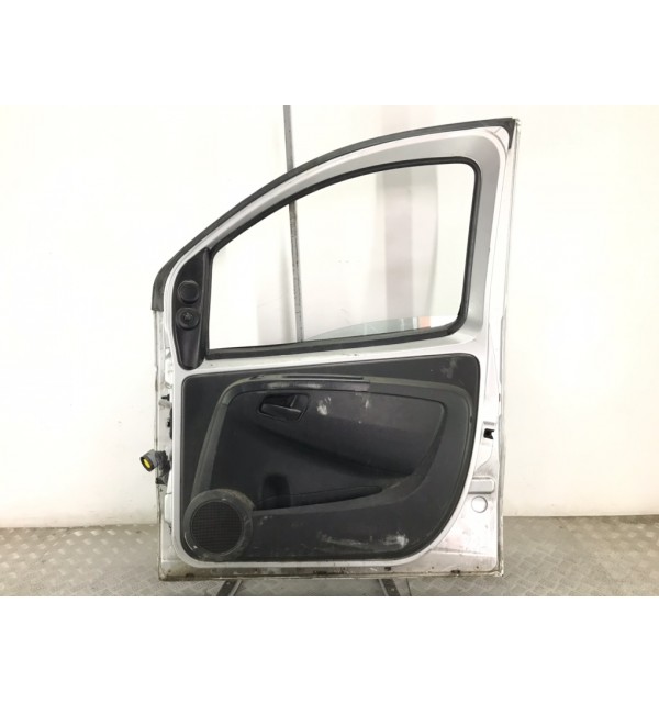 Дверь передняя правая бу для Citroen Nemo  1.3 HDi,  2010 г.