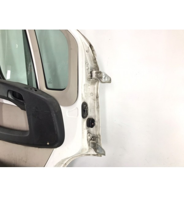 Дверь передняя левая бу для Peugeot Boxer  2.2 HDi,  2015 г.