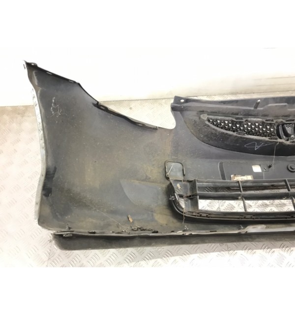 Бампер передний бу для Honda Jazz  1.2 i,  2006 г.