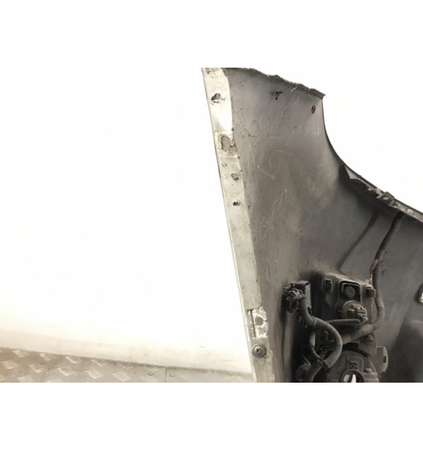 Бампер передний бу для Toyota Prius  1.8 i,  2011 г.