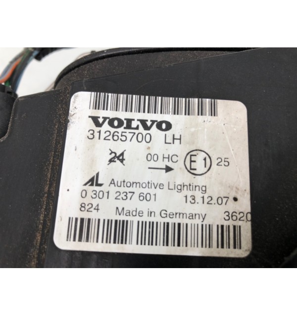 Фара левая бу для Volvo V50  2.0 D,  2008 г.