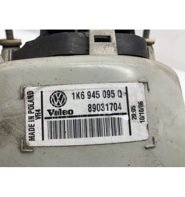 Фонарь задний левый бу для Volkswagen Golf 5 2.0 TDi,  2006 г.