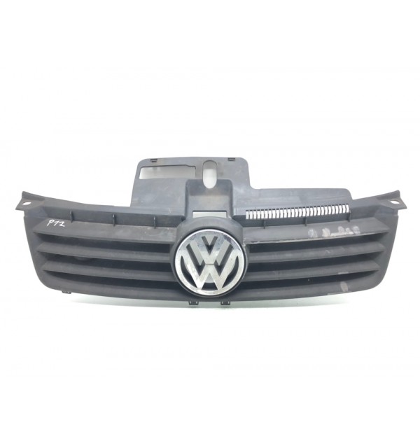 Решетка радиатора бу для Volkswagen Polo 4 1.2 i,  2003 г.
